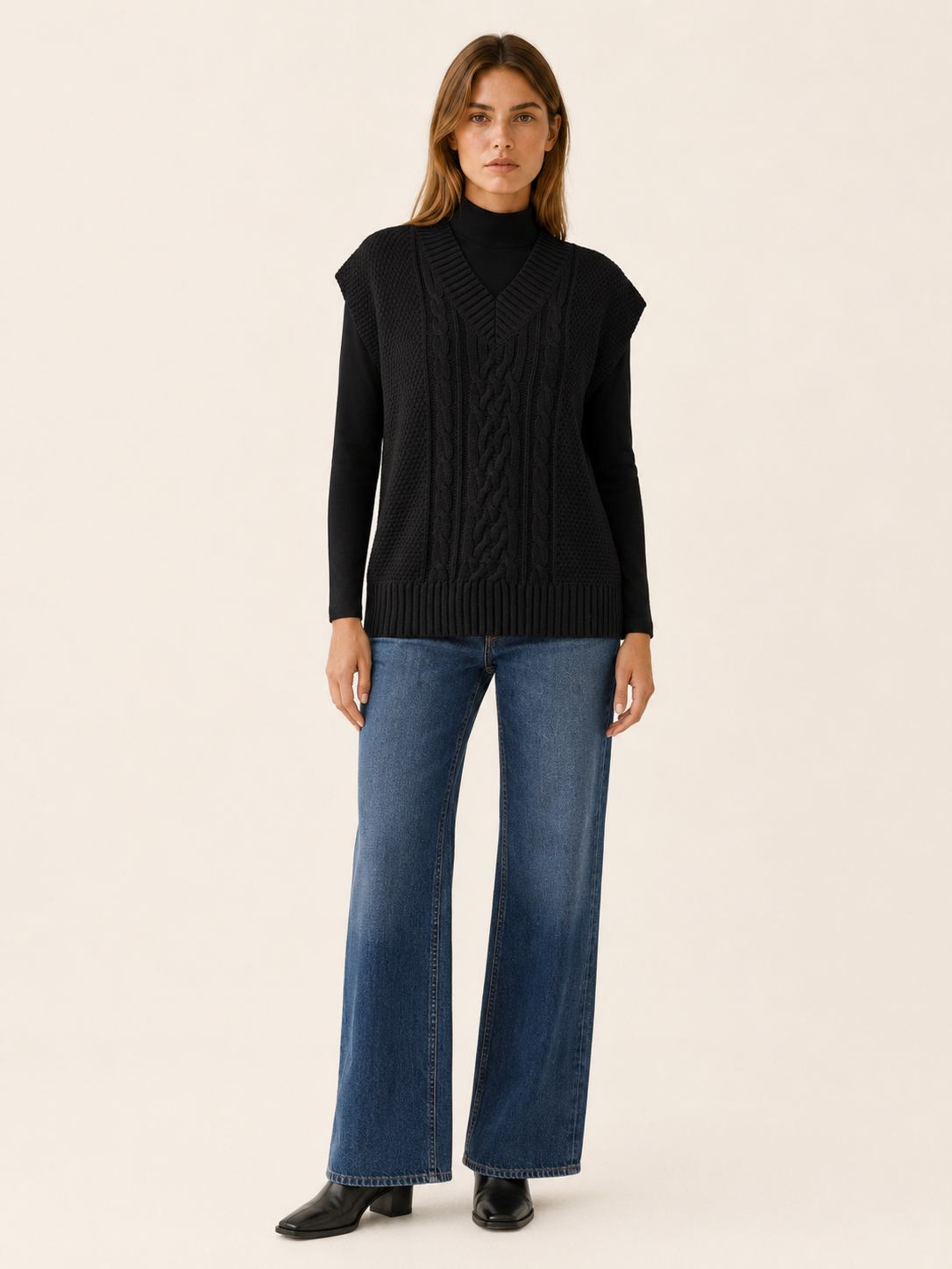 Aldith | Sweater Vest with V-Neck and Raised Braid Detail